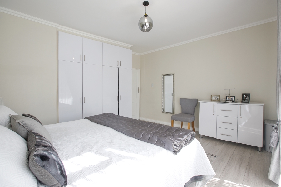 2 Bedroom Property for Sale in Wynberg Upper Western Cape